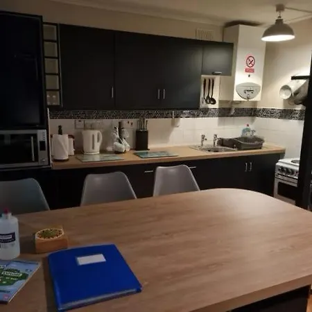 Squirrelstone Apartment Gurnard Exterior photo